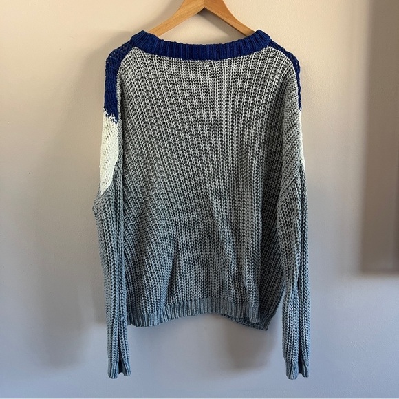 Garage Chevron Color-Block Knit Sweater | Blue Gray White | Size Large - Picture 4 of 7